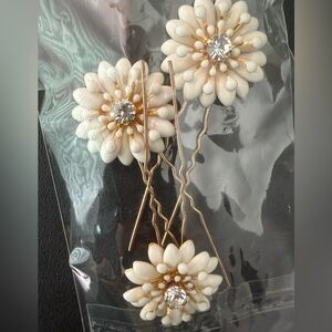 Elegant White Floral Hair Pins for bridal hair